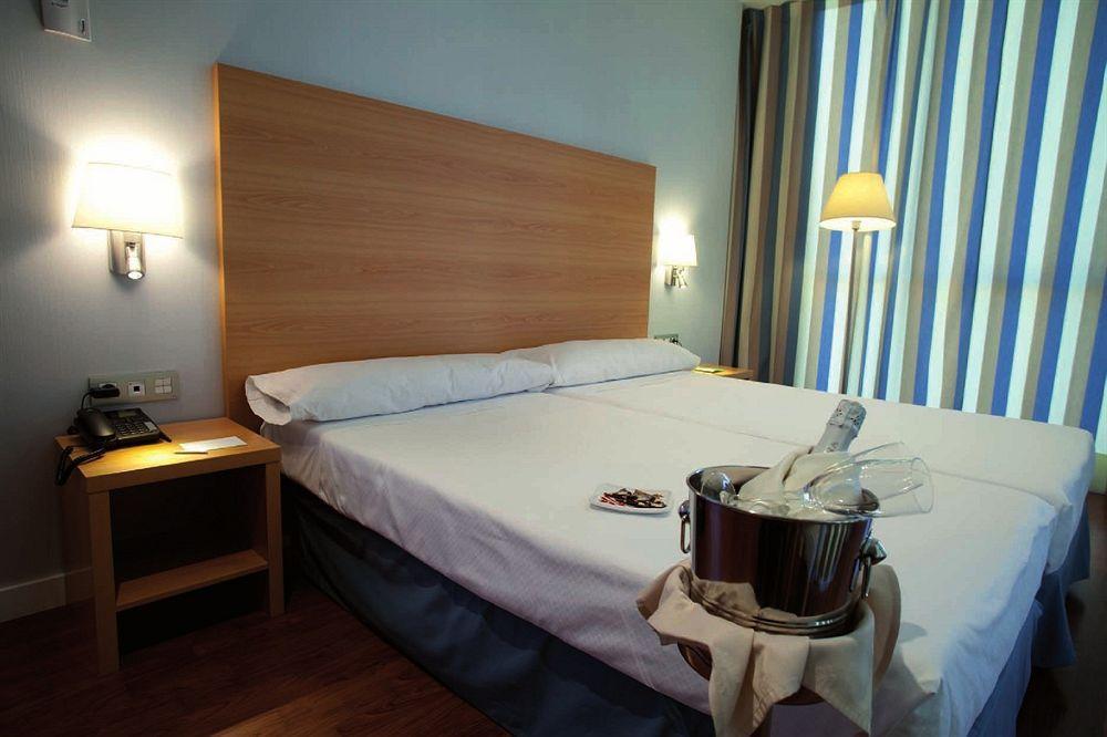 เอ็กเซ เซบียา ปาลเมรา Hotel เซบีญา ห้อง รูปภาพ